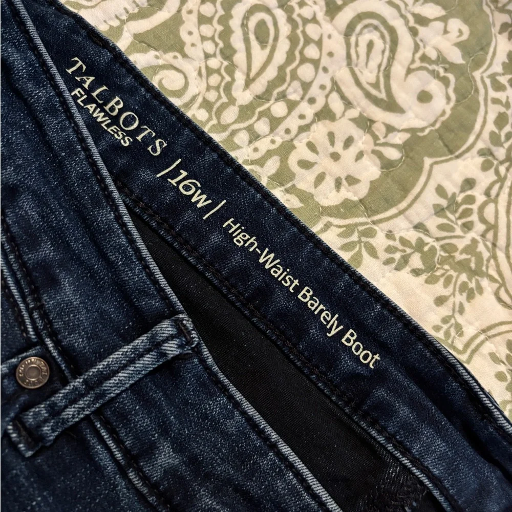 Talbots Women’s Dark Blue Jeans - Picture 2 of 2